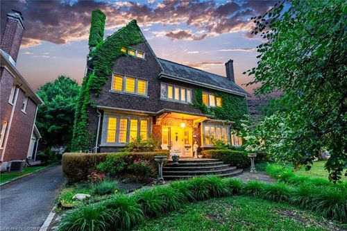 122 Dufferin Ave, Brantford, ON, N3T4R1 | Card Image