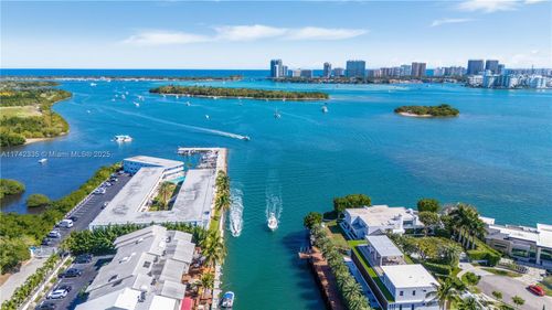 32-2700 Ne 135th St, North Miami, FL, 33181-3542 | Card Image