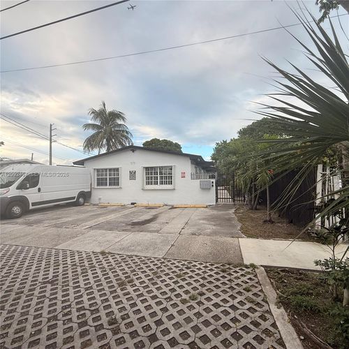 4-1273 Nw 24th St, Miami, FL, 33142 | Card Image