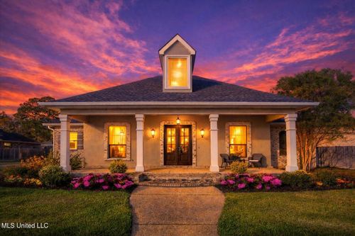 3509 Oakleigh Cir, Ocean Springs, MS, 39564-5867 | Card Image