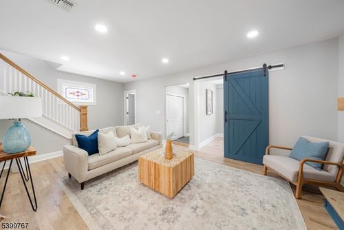 302 E Lincoln Ave, Roselle Park, NJ, 07204-1729 | Card Image