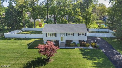 6 Beaumont Pl, Whippany, NJ, 07981-1305 | Card Image