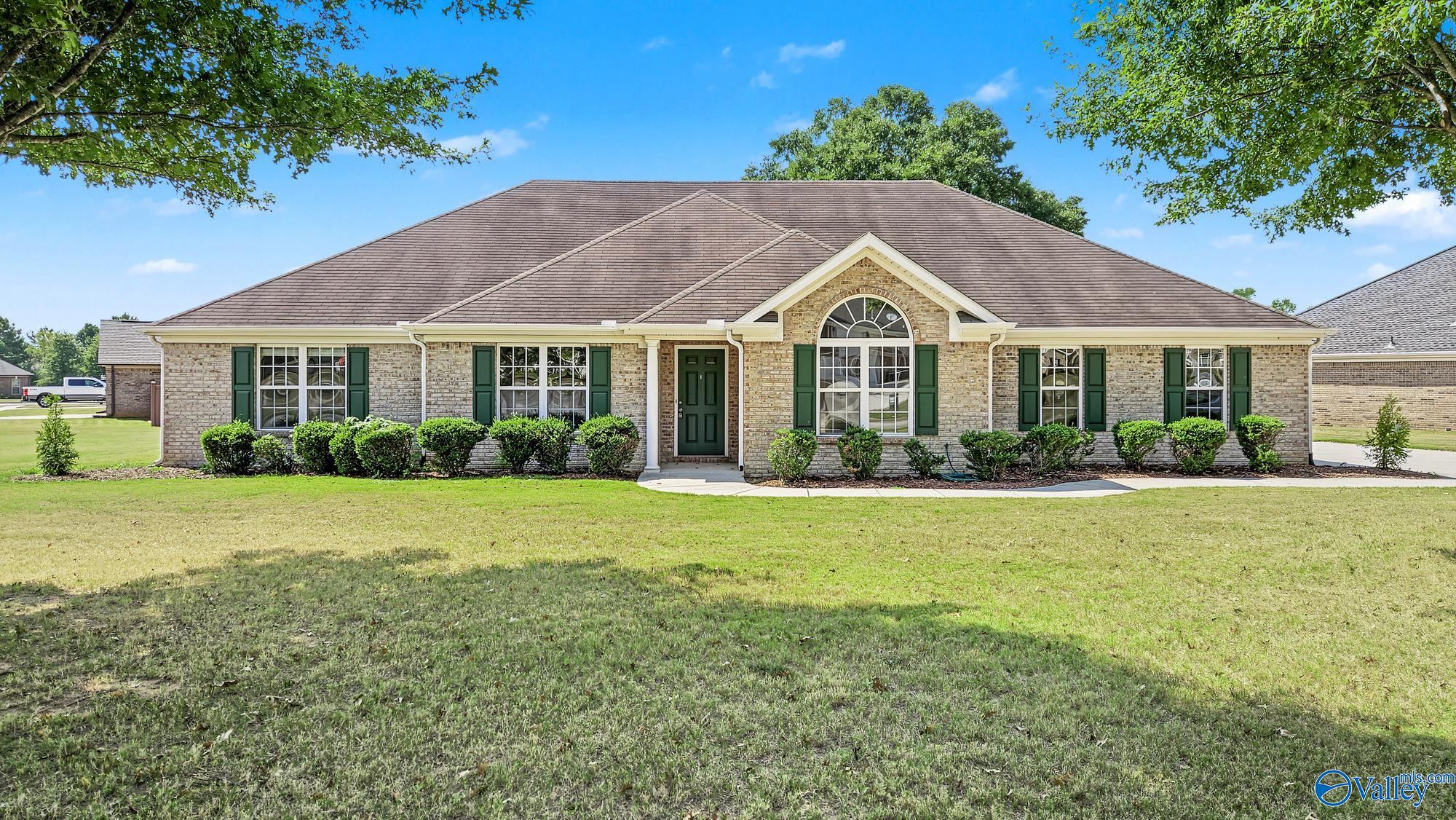 21526 Silver Oaks Cir, For Sale in Athens - eXp Realty