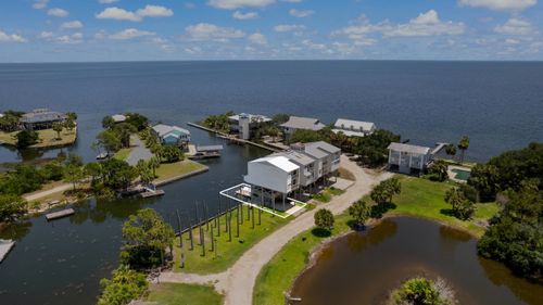 22 Lighthouse Pt, Crawfordville, FL, 32327-4708 | Card Image