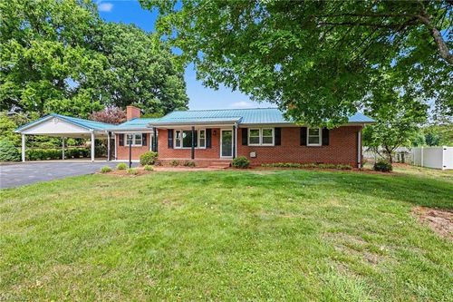4135 Arden St, Clemmons, NC, 27012-9418 | Card Image