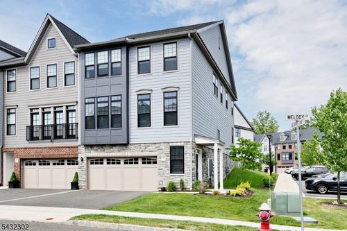 32 Melody Ln, Upper Saddle River, NJ, 07458-1857 | Card Image