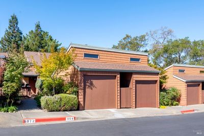 968 Arlene Way, Condo with 3 bedrooms, 2 bathrooms and 2 parking in Novato CA | Image 1