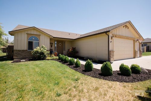 280 Ne Greystone Loop, Mountain Home, ID, 83647-6028 | Card Image