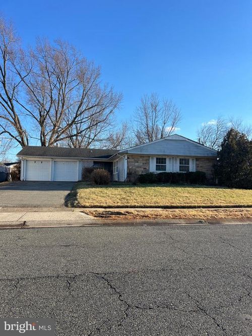 19 Nottingham Dr, WILLINGBORO, NJ, 08046-1915 | Card Image