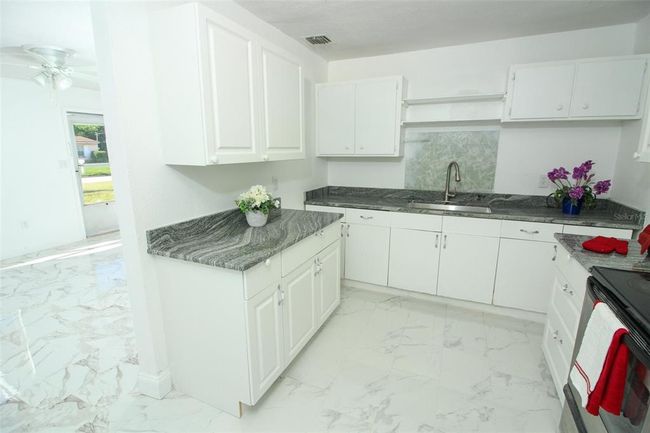 New large stainless steel sink. | Image 10