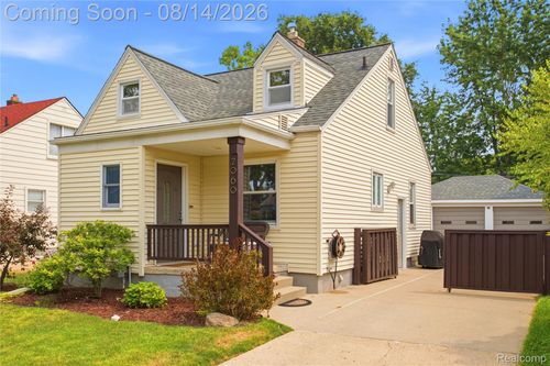 2060 Royal Ave, Berkley, MI, 48072-1233 | Card Image