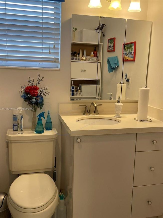 331 - 400 Kings Point Dr, Condo with 0 bedrooms, 1 bathrooms and null parking in Sunny Isles Beach FL | Image 15