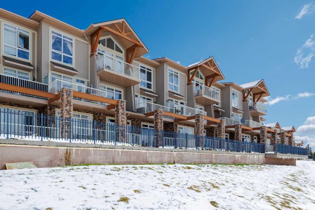 13 - 145 Rockyledge View Nw, Home with 2 bedrooms, 2 bathrooms and 1 parking in Calgary AB | Image 3