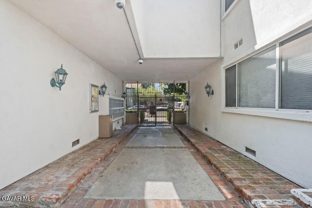 Residential in Tarzana 3