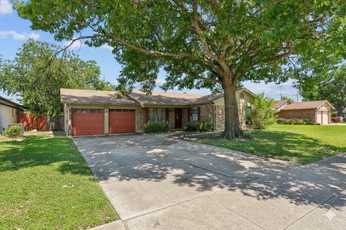 3107 Green Valley Ln, Arlington, TX, 76014-2660 | Card Image