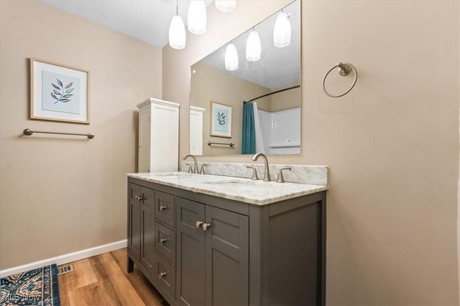 Vanity in Hallway Bath | Image 28