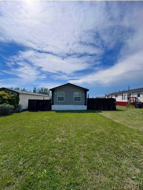 544 Queen Street, Elnora, AB, T0M0Y0 | Card Image