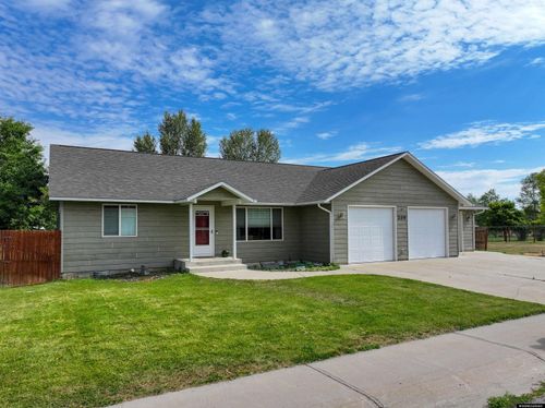 209 Vista Cir, Lander, WY, 82520-2922 | Card Image