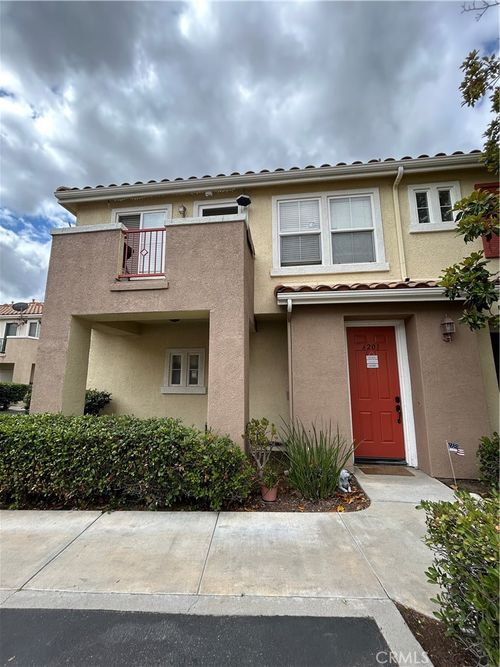 6201-18002 Flynn Dr, Canyon Country, CA, 91387-8121 | Card Image