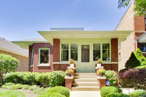 138 Ashland Ave, River Forest, IL, 60305-2106 | Card Image