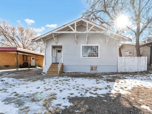 129 10 St Ne, Medicine Hat, AB, T1A5S6 | Card Image