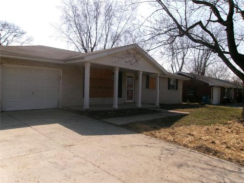 26 Victoria Dr, Pontoon Beach, IL, 62040-3020 | Card Image