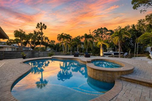 829 Idlewild Way, SARASOTA, FL, 34242-1824 | Card Image