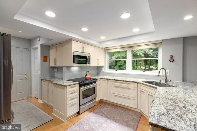 11603 Deer Forest Rd, House other with 5 bedrooms, 4 bathrooms and null parking in RESTON VA | Image 6