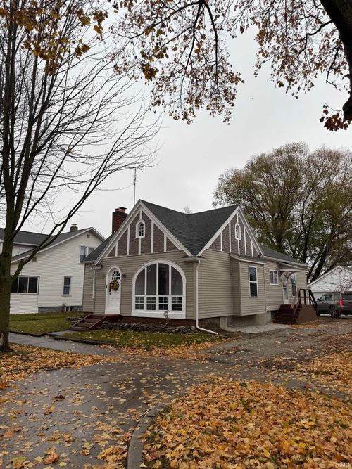 350 S Wayne St, Waterloo, IN, 46793-9354 | Card Image