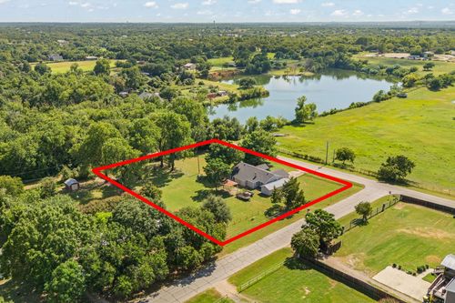 6202 Forest Acre Cir S, Fort Worth, TX, 76140-8310 | Card Image