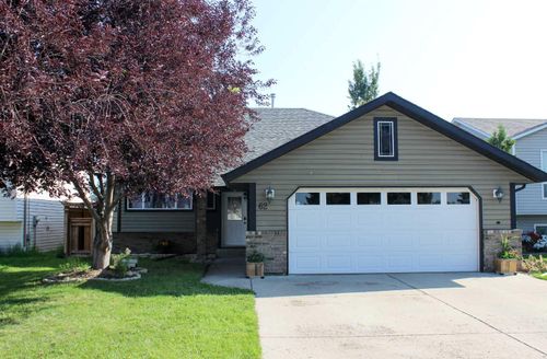 62 Upland Road, Brooks, AB, T1R1G7 | Card Image