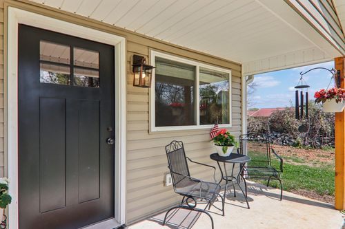 111 W Crawford St, Landrum, SC, 29356-1505 | Card Image