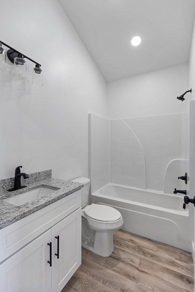 1807 Three Island Rd, Home with 3 bedrooms, 3 bathrooms and 5 parking in Walling TN | Image 9