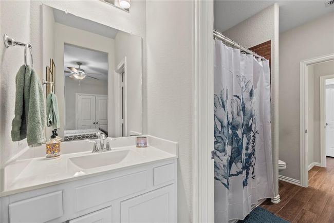 Jack and Jill bath | Image 21