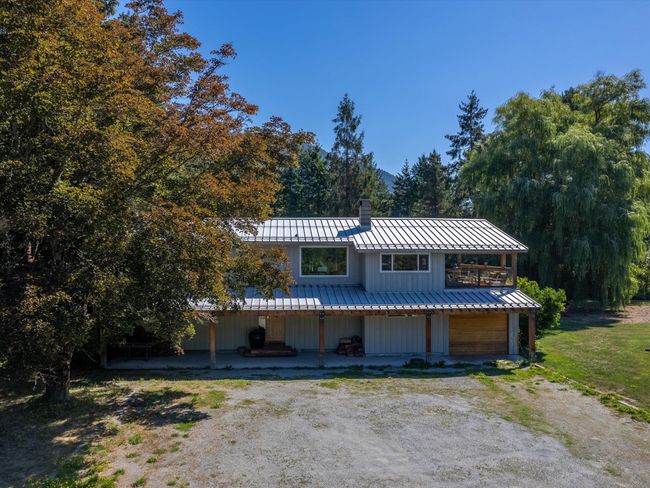 7702 Guthrie Road, House other with 5 bedrooms, 2 bathrooms and 1 parking in Pemberton BC | Image 4