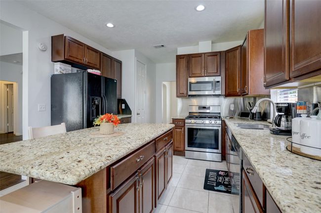 13710 Wheatbridge Dr, House other with 3 bedrooms, 3 bathrooms and 4 parking in Houston TX | Image 11