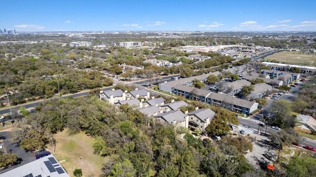 Just minutes from South Congress, you'll have quick access to trendy shops, vibrant restaurants, and exciting entertainment options. | Image 32