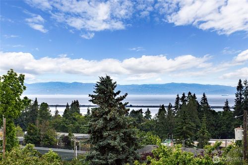 1807 E 3rd St, Port Angeles, WA, 98362-4911 | Card Image
