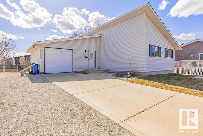5209 37a Ave, House other with 4 bedrooms, 2 bathrooms and null parking in Wetaskiwin AB | Image 9