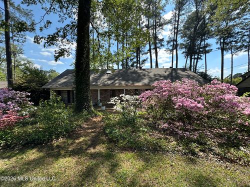 1423 Roxbury Pl, Jackson, MS, 39211-6345 | Card Image