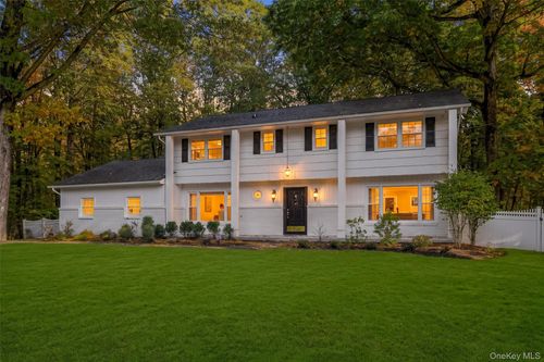 4 Findlay Ct, New City, NY, 10956-4206 | Card Image