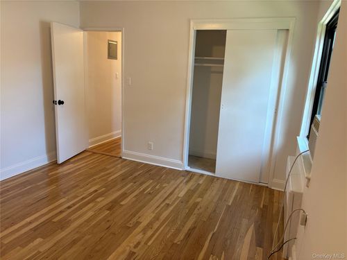 2-220 73rd Ave, Oakland Gardens, NY, 11364-2624 | Card Image