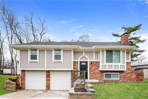 3012 Sw Moore St, Blue Springs, MO, 64015-3310 | Card Image