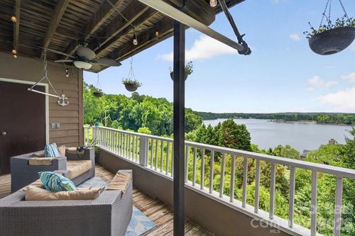 8-9709 Emerald Point Dr, Charlotte, NC, 28278-6583 | Card Image