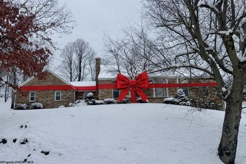 4 Oriole Ln, Fairmont, WV, 26554-9623 | Card Image