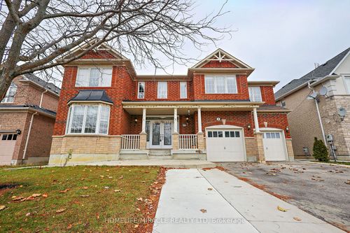 8 Nelly Crt, Brampton, ON, L6P2G5 | Card Image