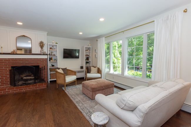 34 Taft St, House other with 3 bedrooms, 2 bathrooms and 6 parking in Killingly CT | Image 7