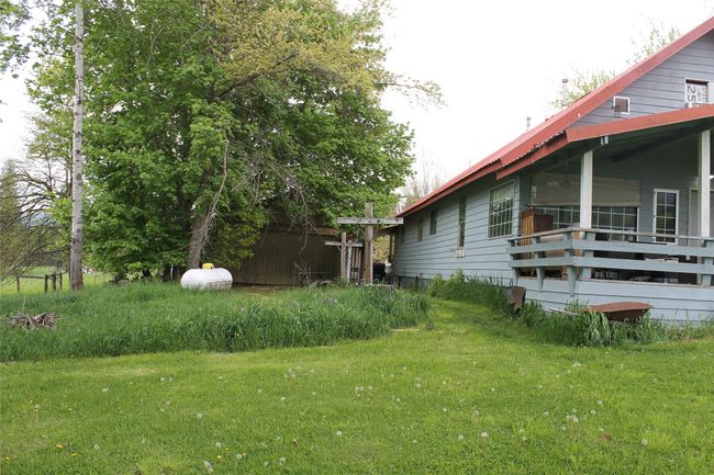 View of green lawn | Image 17