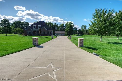 25785 Meadow Trl, Columbia Station, OH, 44028-9055 | Card Image