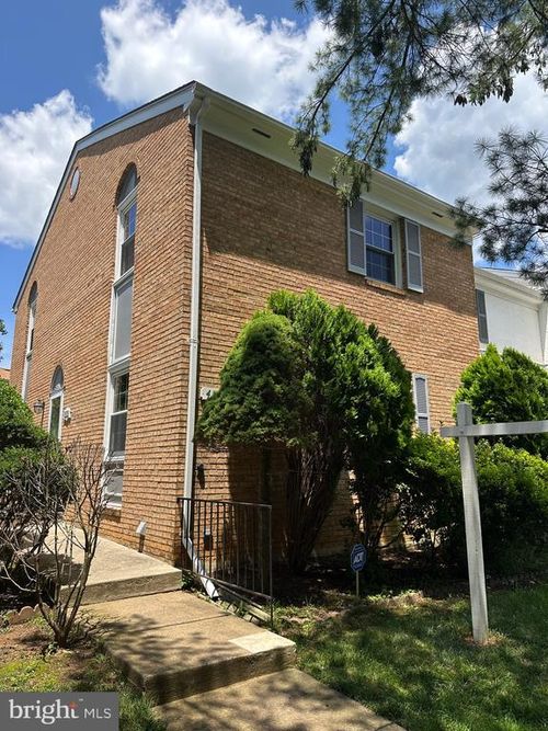 4524 Pinecrest Heights Dr, ANNANDALE, VA, 22003-3557 | Card Image